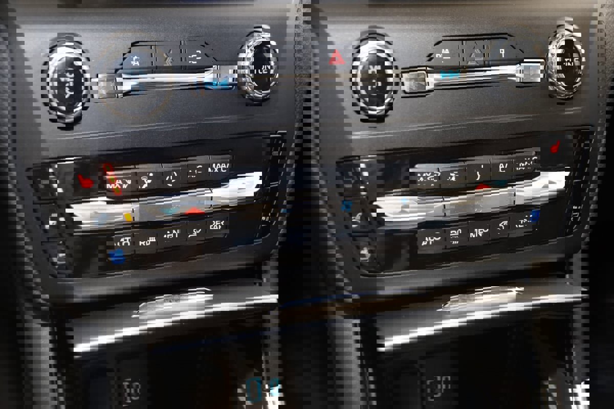 Used 2020 Ford Explorer ST w/ Premium Technology Package image 32