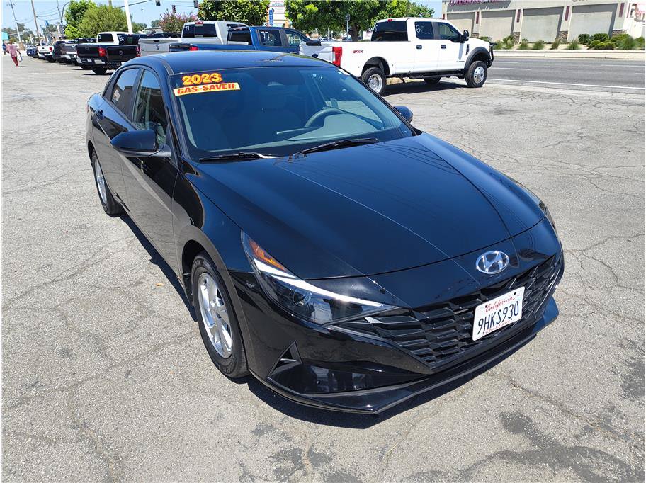 Used 2023 Hyundai Elantra SE FWD image 3