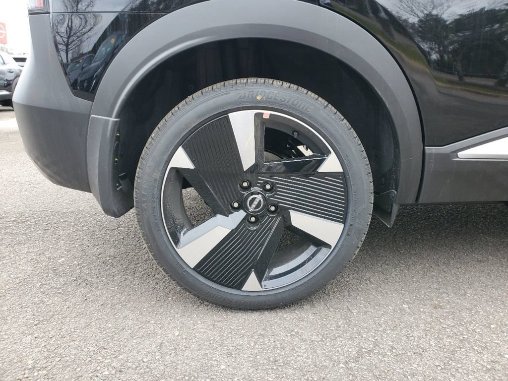 New 2026 Nissan Kicks SR w/ SR Premium Package FWD image 5