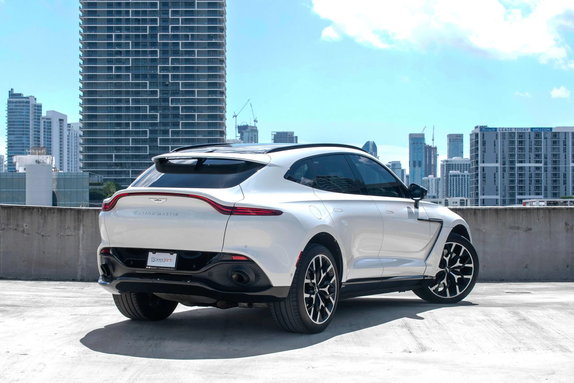 Used 2021 Aston Martin DBX AWD/4WD image 6