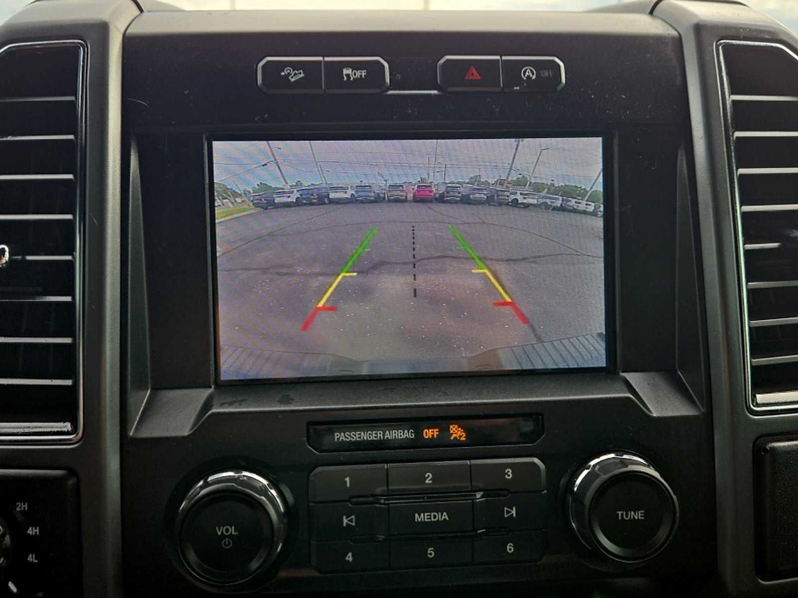 Used 2020 Ford F150 XLT w/ Equipment Group 302A Luxury AWD/4WD image 18