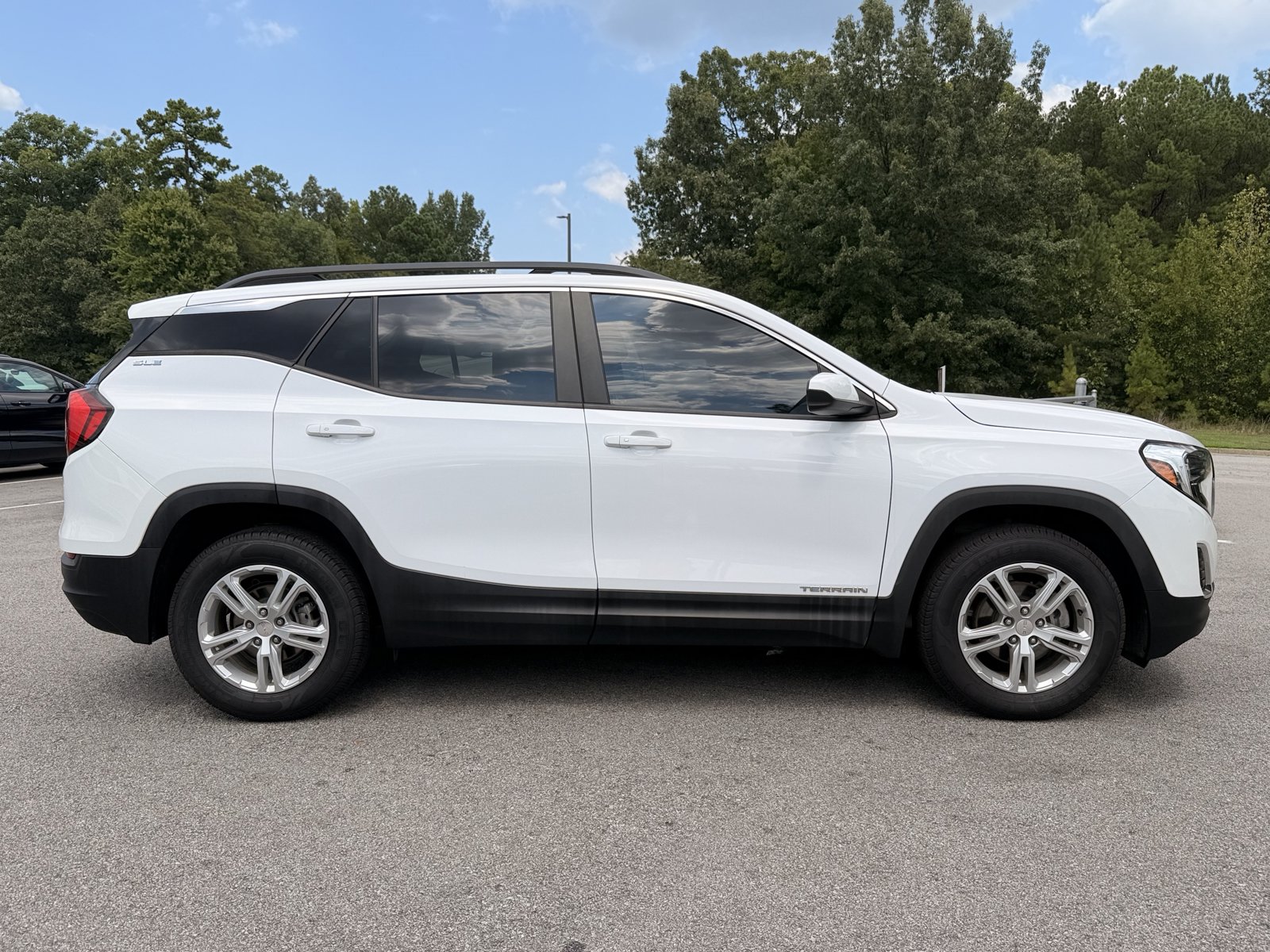 Used 2021 GMC Terrain SLE w/ Driver Convenience Package AWD/4WD image 15