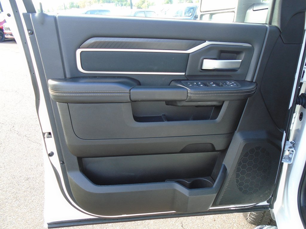 Certified 2025 RAM 2500 Big Horn AWD/4WD image 6