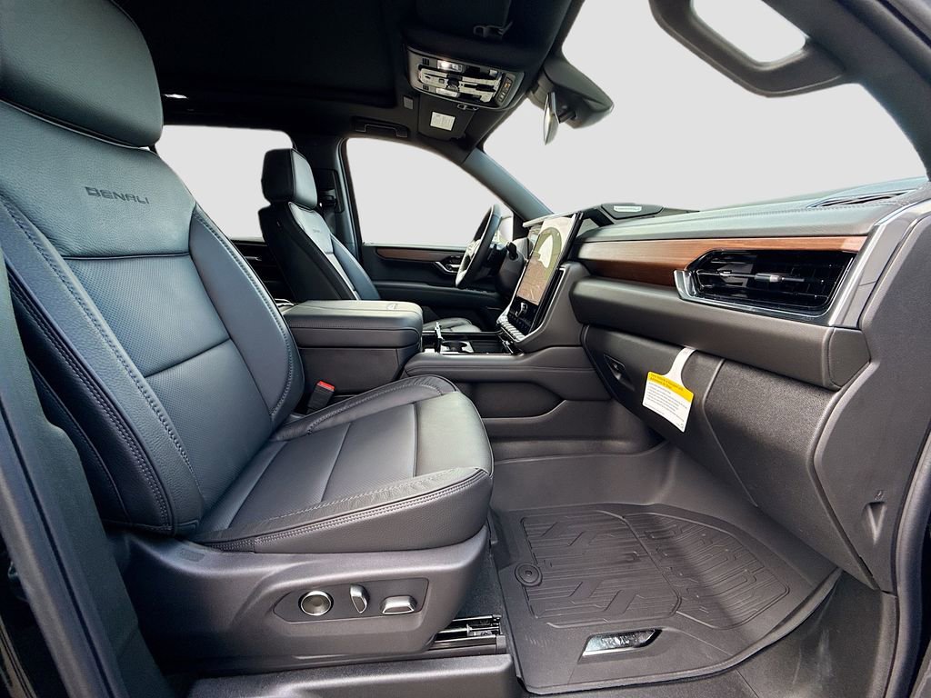New 2026 GMC Yukon Denali w/ Sun & Power Step Package image 31