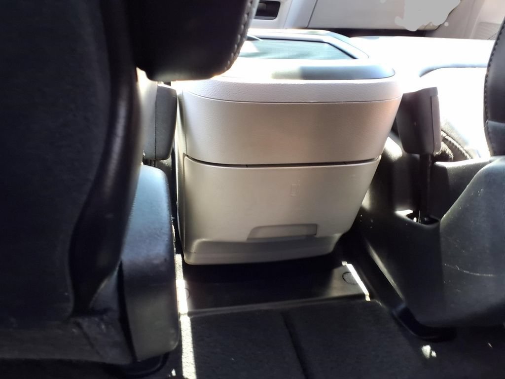 Used 2024 Chrysler Pacifica Touring-L FWD image 23