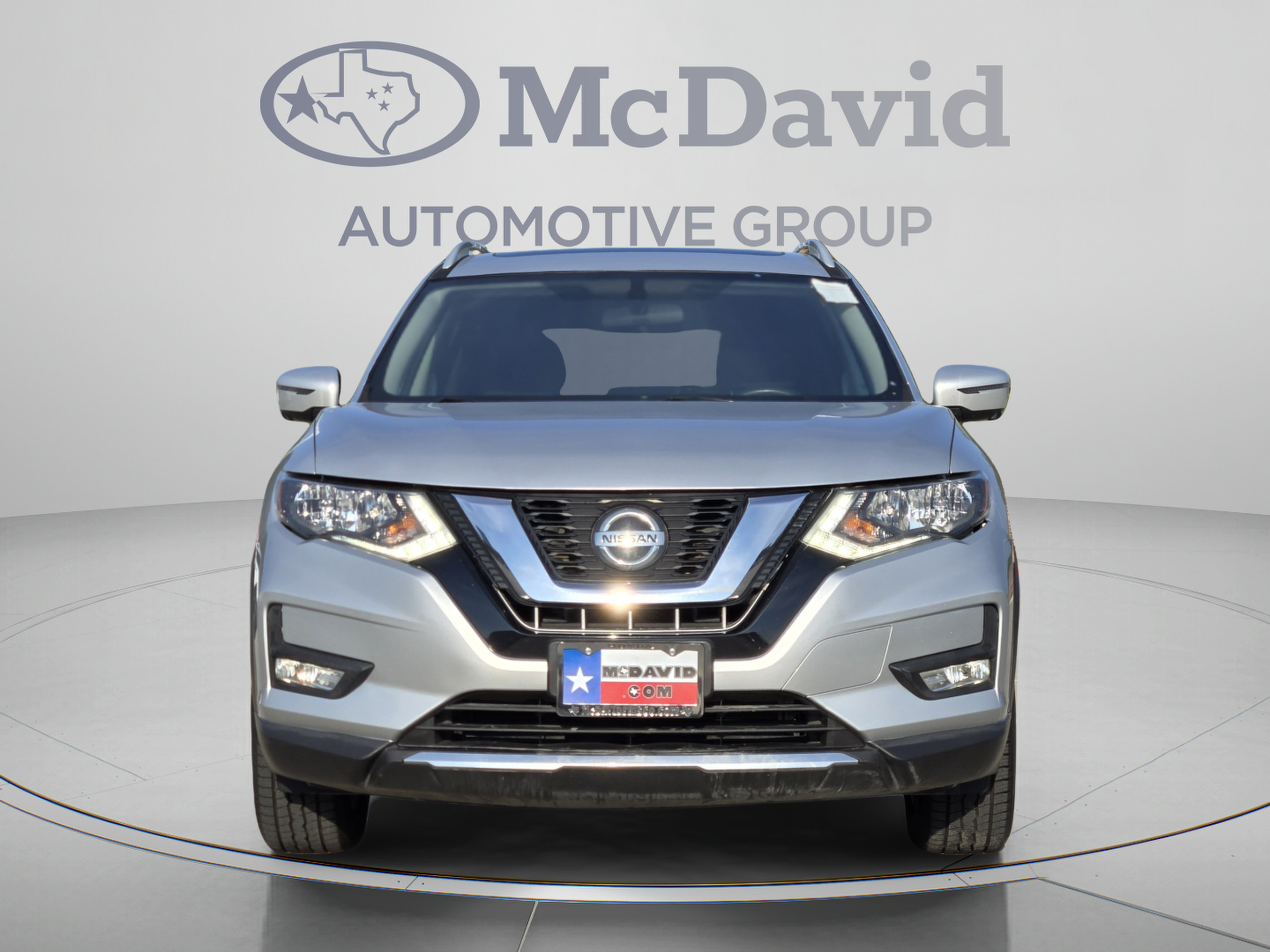 Used 2018 Nissan Rogue SV w/ Sun & Sound Touring Package AWD/4WD image 8