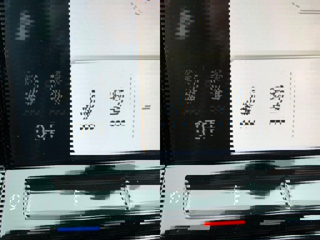 New 2025 Volkswagen Atlas Peak Edition SE image 26