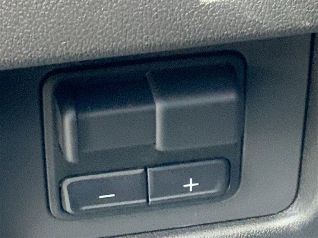 New 2025 GMC Canyon AT4 w/ Nightfall Edition image 18