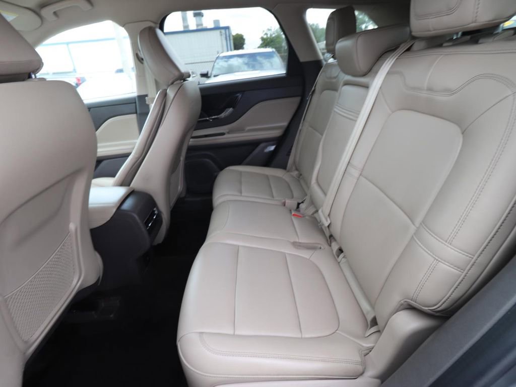 Used 2022 Lincoln Corsair FWD image 4
