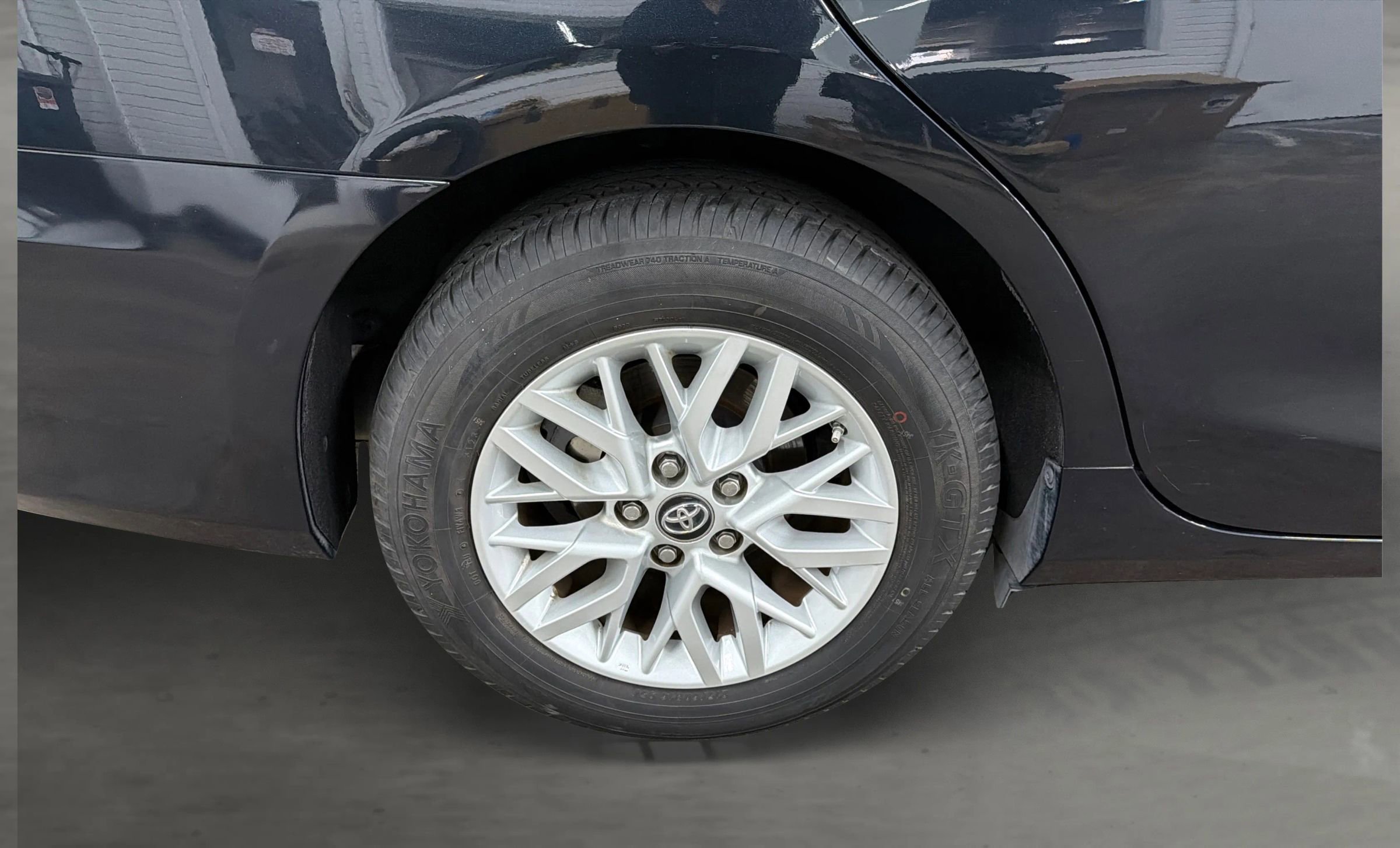 Used 2017 Toyota Camry LE image 16