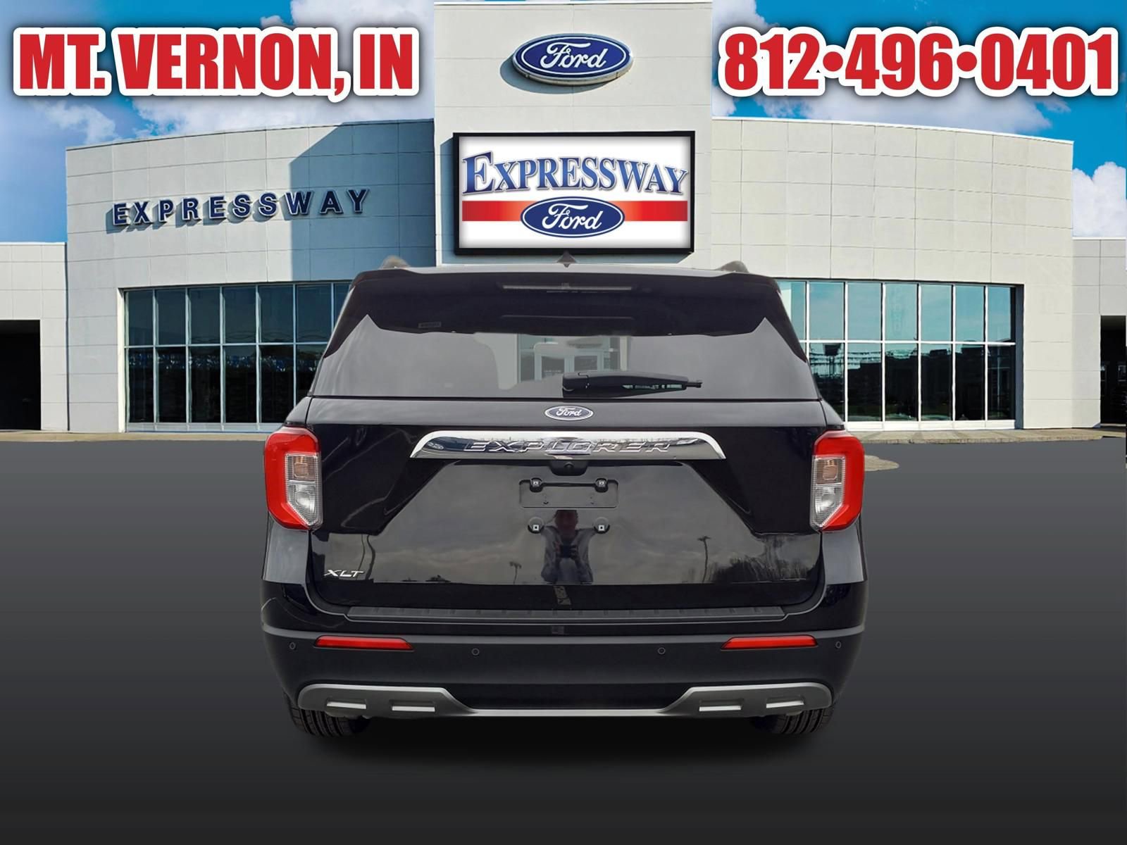 Used 2024 Ford Explorer XLT w/ Equipment Group 202A RWD image 8