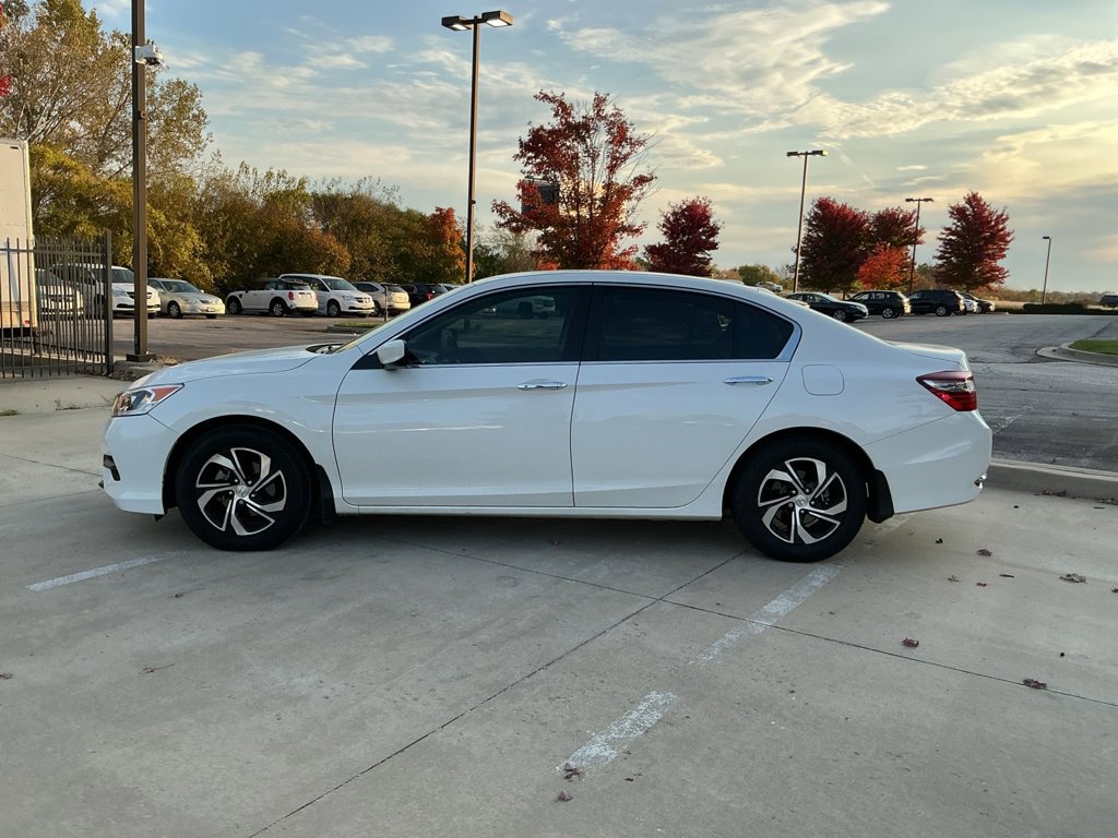 Used 2017 Honda Accord LX image 6