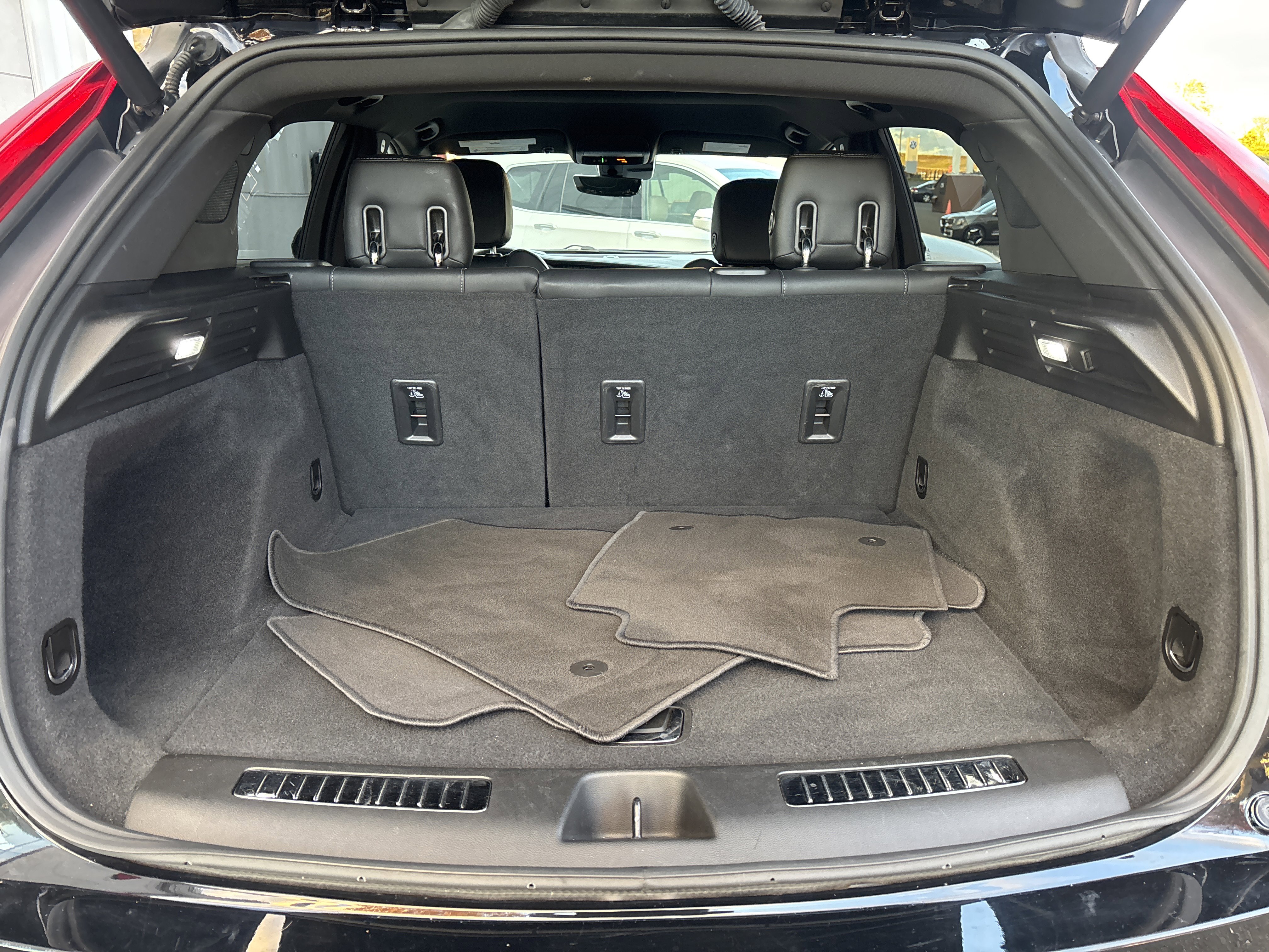 Used 2022 Cadillac XT4 Premium Luxury w/ Technology Package image 34