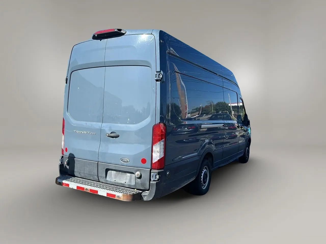 Used 2019 Ford Transit 250 148 High Roof Extended image 5