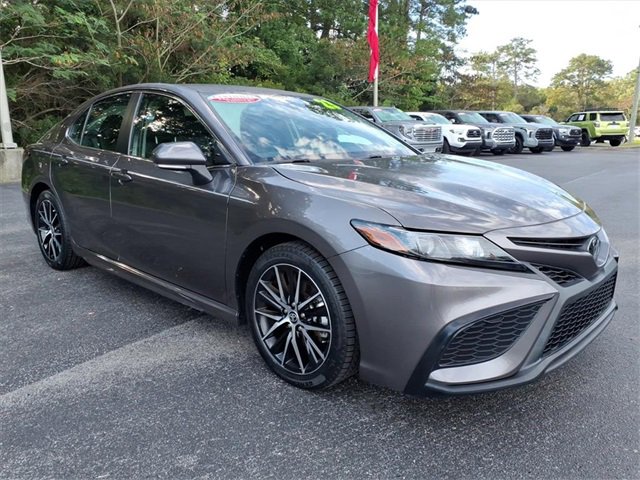 Used 2023 Toyota Camry SE