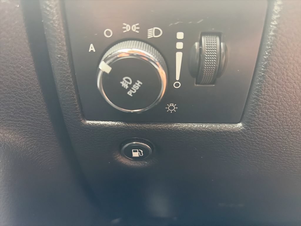 Used 2021 Jeep Grand Cherokee Freedom Edition RWD image 18