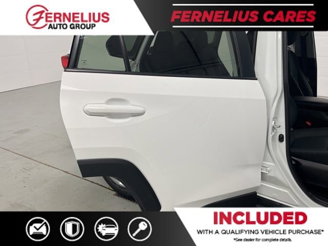 Used 2022 Toyota RAV4 LE image 18