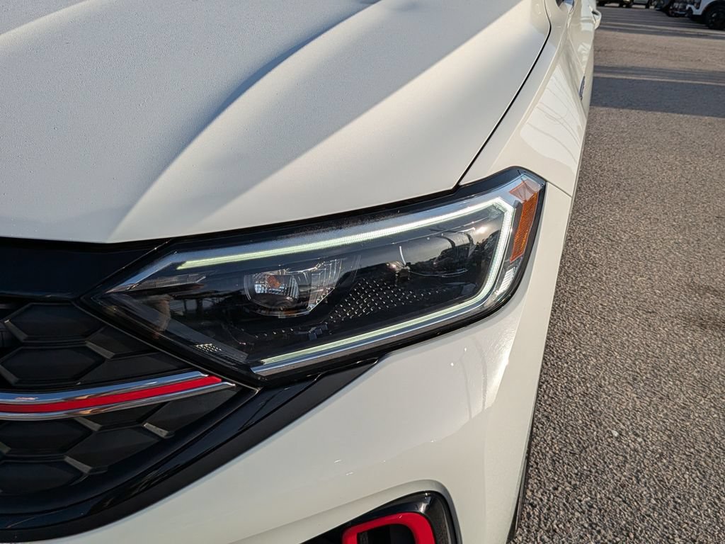 Certified 2022 Volkswagen Jetta GLI Autobahn w/ GLI Black Package FWD image 7