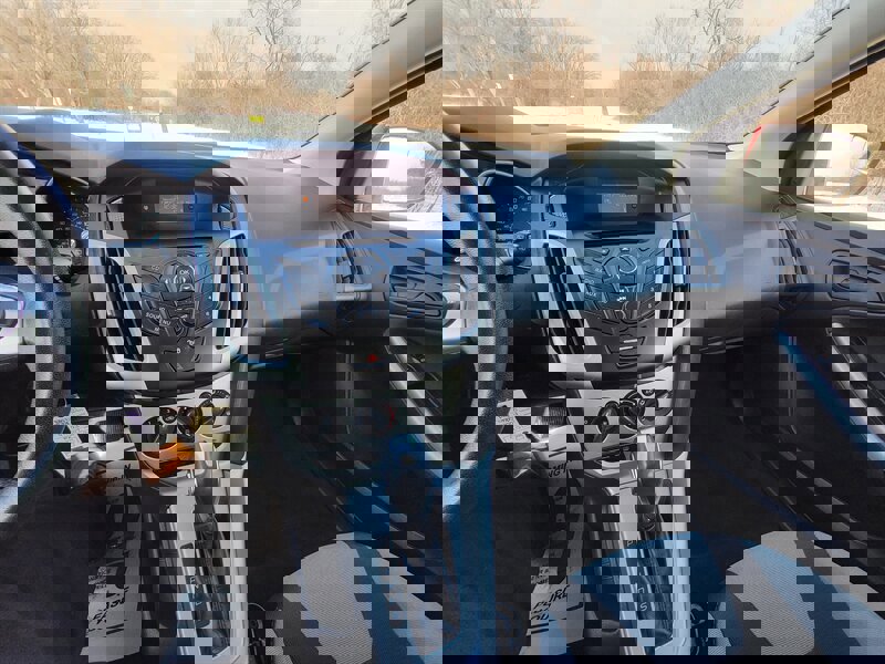 Used 2012 Ford Focus SE w/ SE Sport Pkg image 19