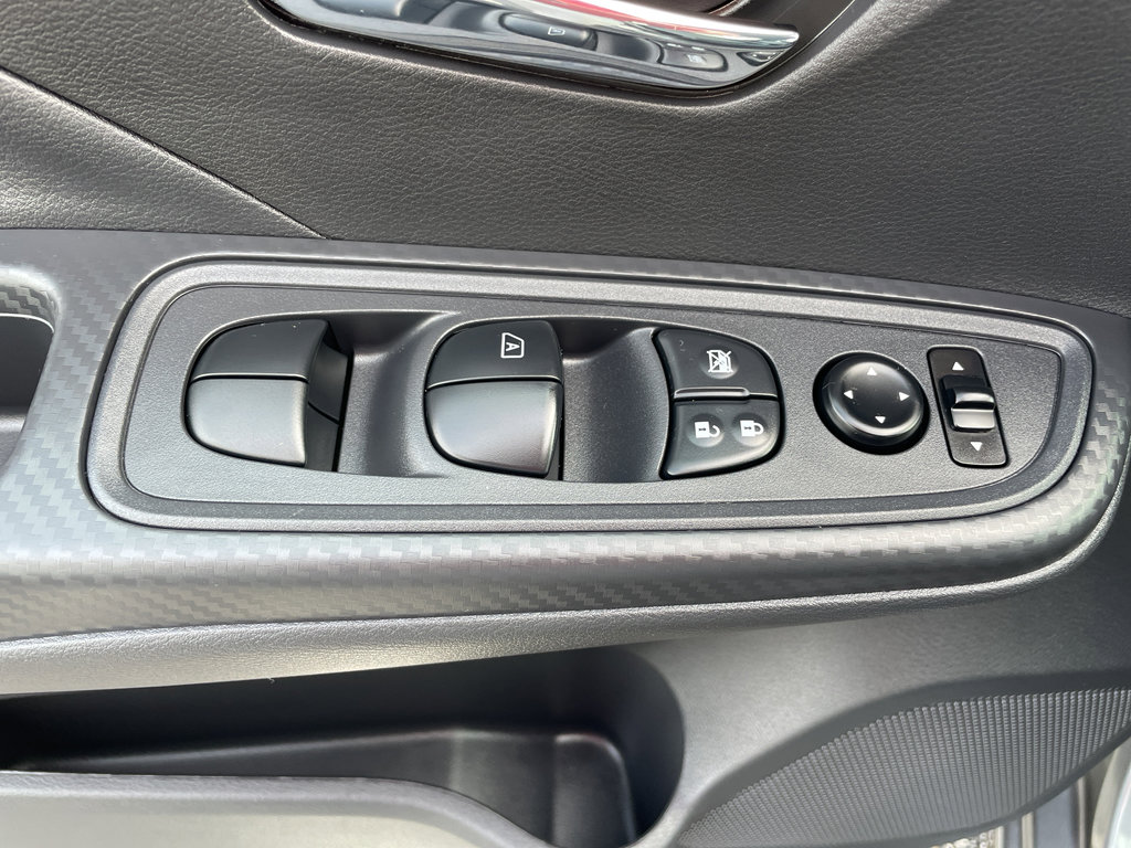 New 2025 Nissan Versa SV image 9