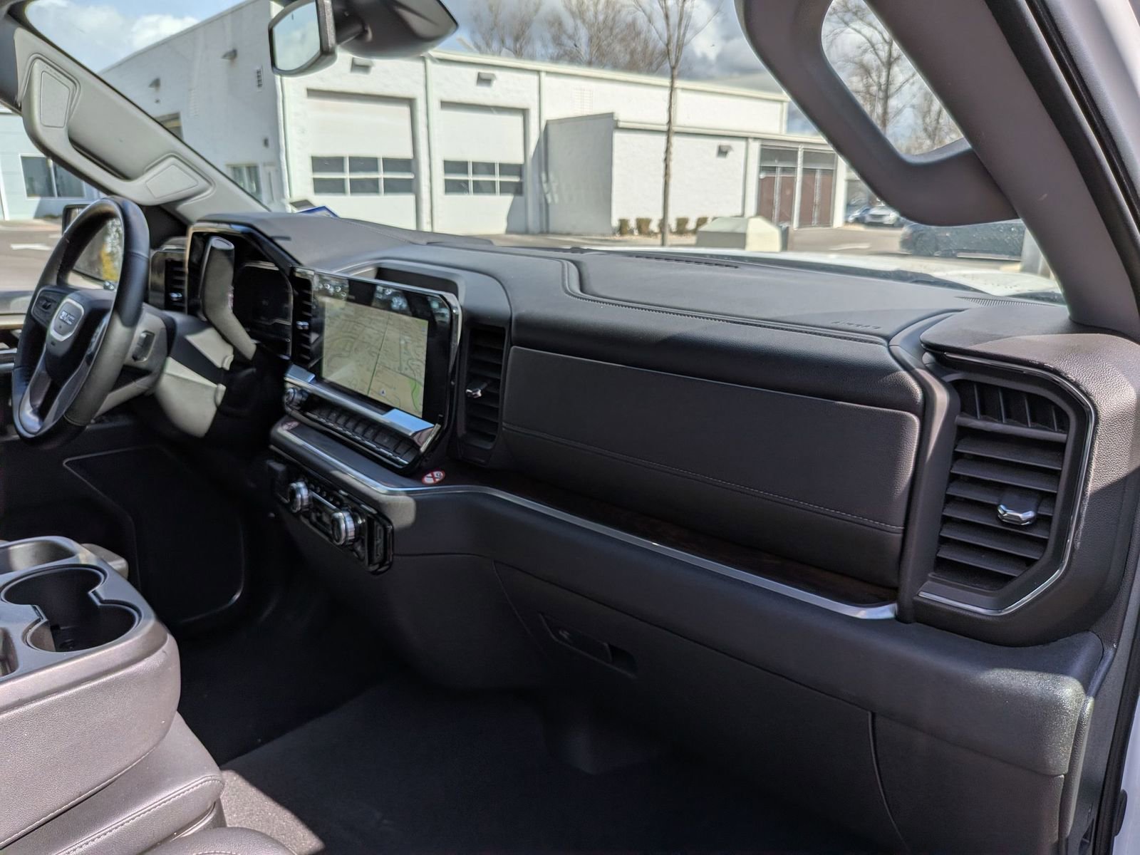 Used 2025 GMC Sierra 1500 SLT image 38