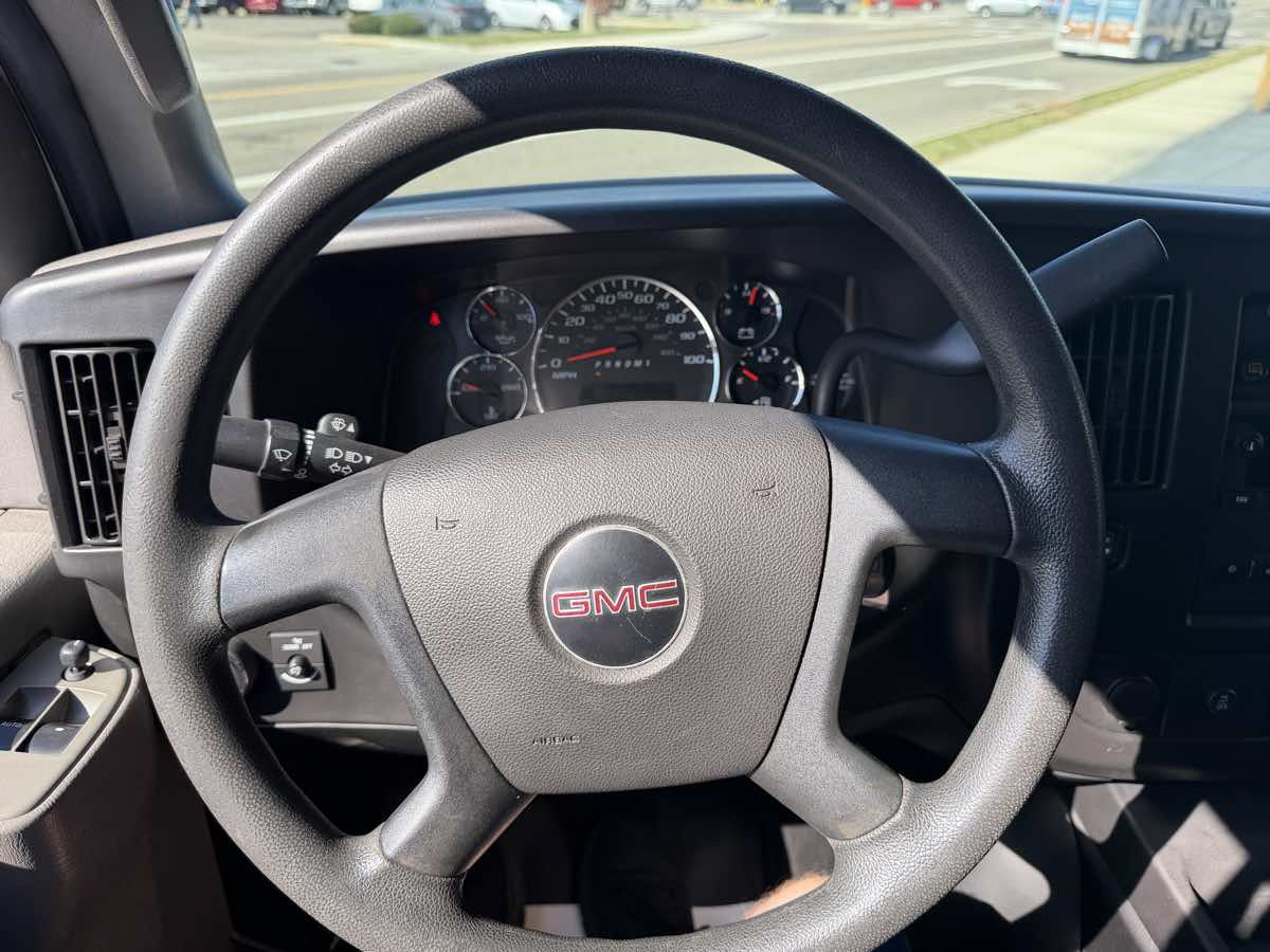 Used 2019 GMC Savana 2500 Extended RWD image 21