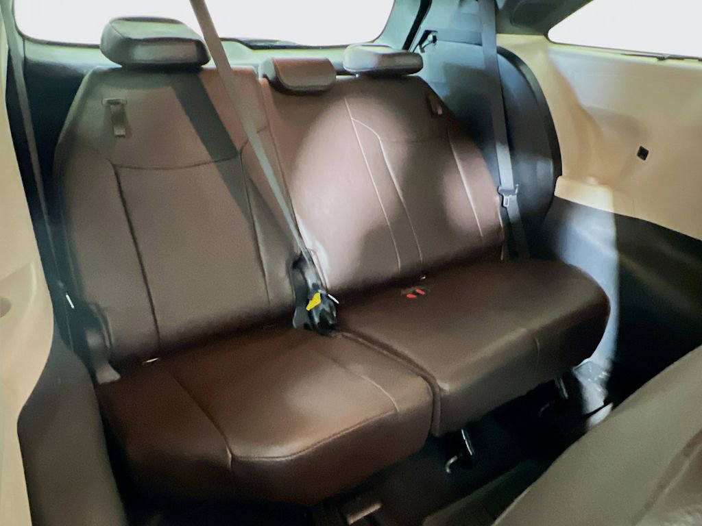 Certified 2024 Toyota Sienna Platinum FWD image 25