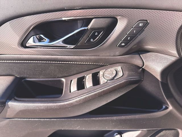 Used 2023 Chevrolet Traverse Premier w/ Redline Edition image 24