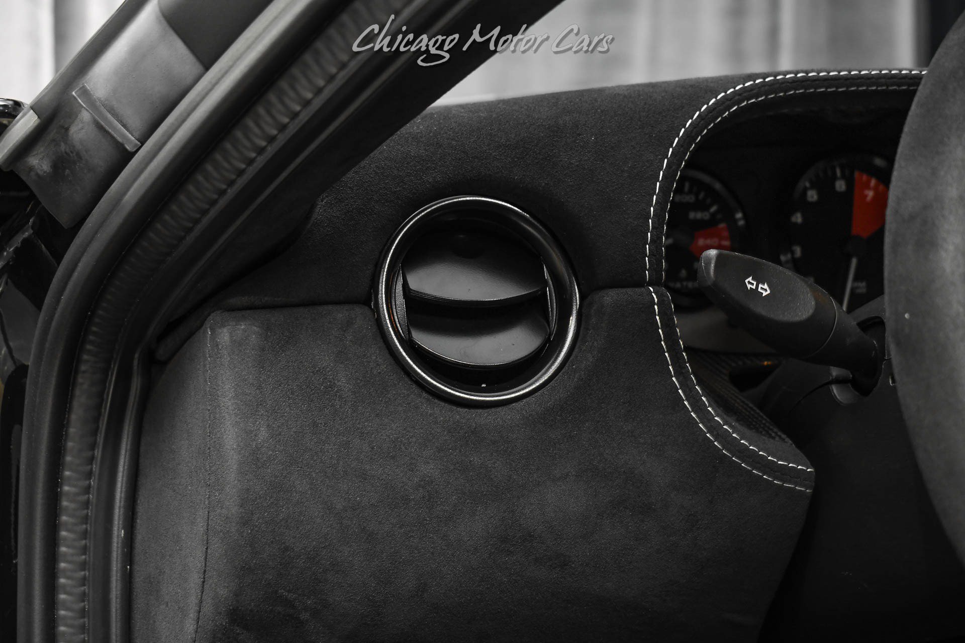 Used 2006 Ford GT image 9