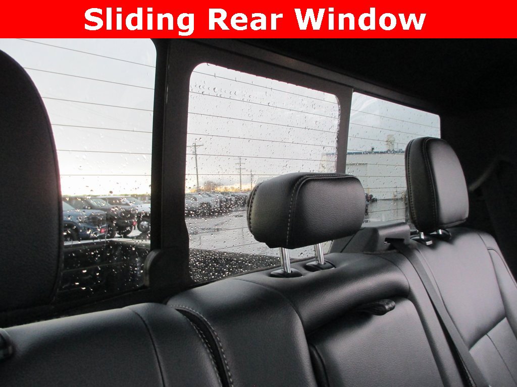 Used 2022 Ford F250 Lariat w/ Black Appearance Package image 25