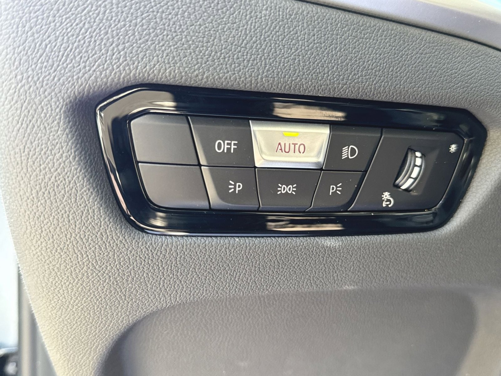 Used 2025 BMW 330i xDrive Sedan image 21