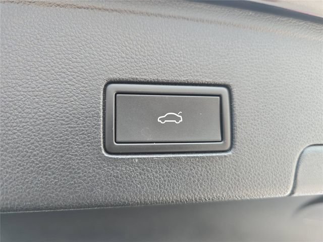 Used 2023 Volkswagen Atlas Cross Sport SE w/ Panoramic Sunroof Package FWD image 29