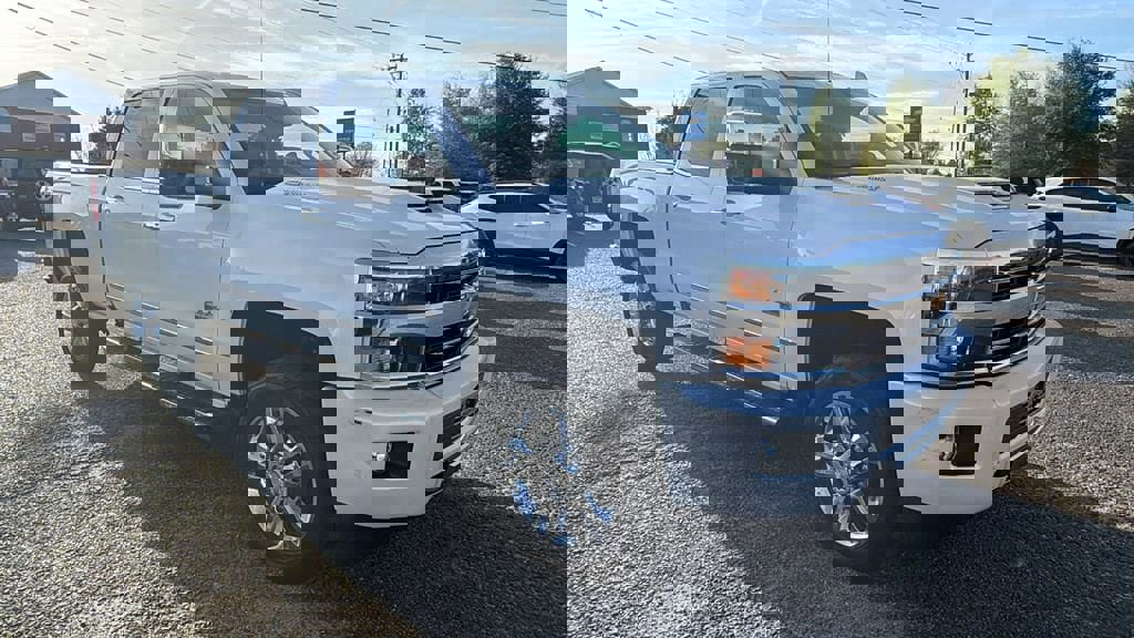 Used 2018 Chevrolet Silverado 2500 High Country w/ Duramax Plus Package image 3