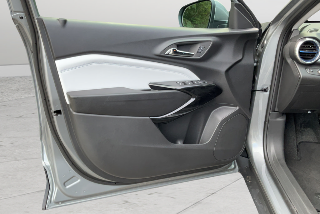 New 2026 Chevrolet Trax LT FWD image 9