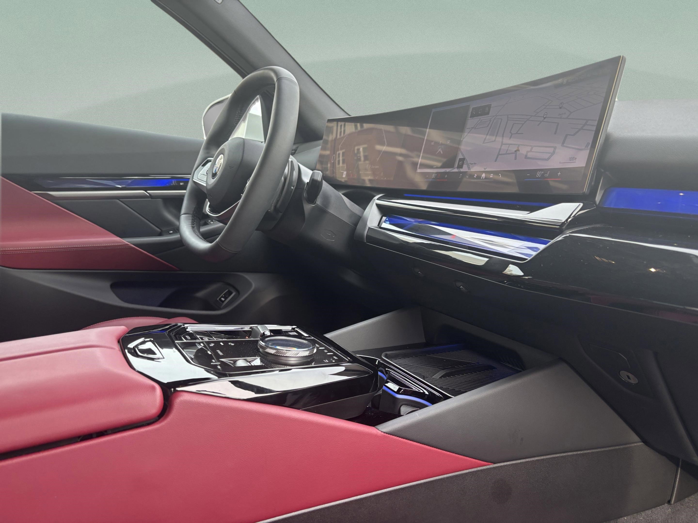 Used 2025 BMW 540i xDrive image 26