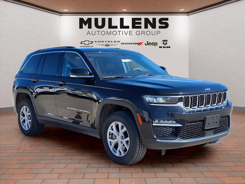 Used 2022 Jeep Grand Cherokee Limited image 3