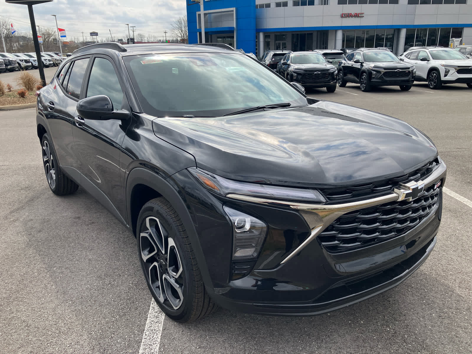 New 2026 Chevrolet Trax RS w/ Driver Confidence Package image 2