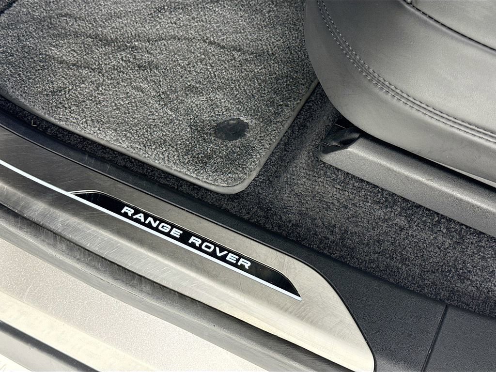 Used 2023 Land Rover Range Rover SE image 18