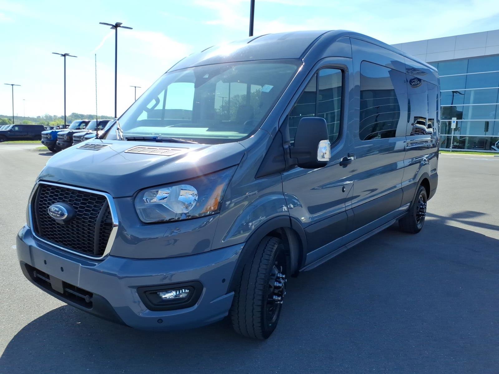 Used 2024 Ford Transit 350 XLT image 7