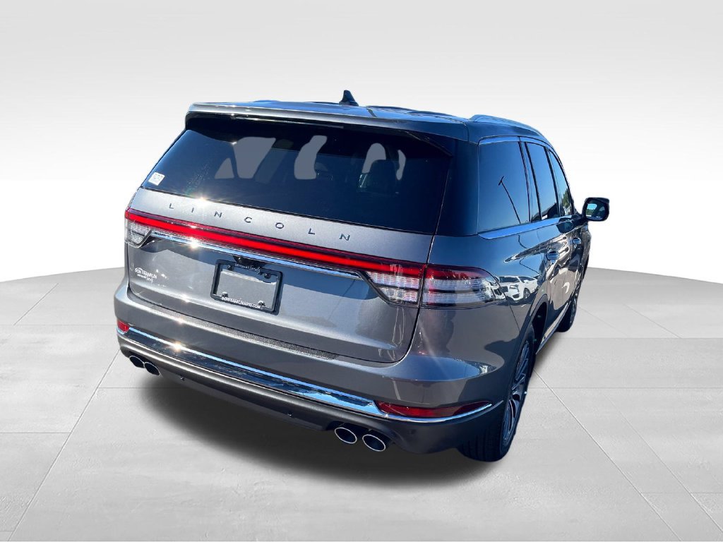 Used 2024 Lincoln Aviator AWD w/ Premium Package image 5