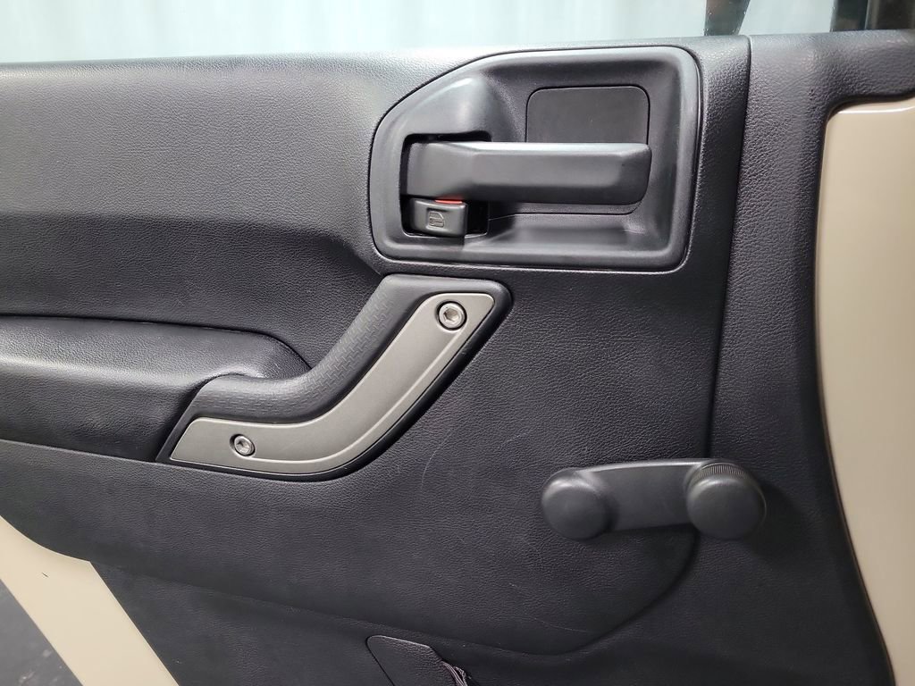 Used 2016 Jeep Wrangler Unlimited Sport w/ Connectivity Group image 19