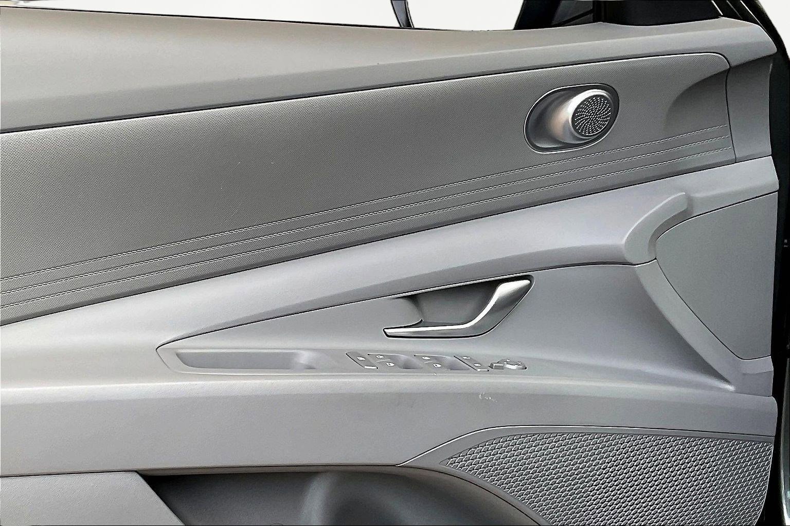Used 2024 Hyundai Elantra SEL FWD image 19