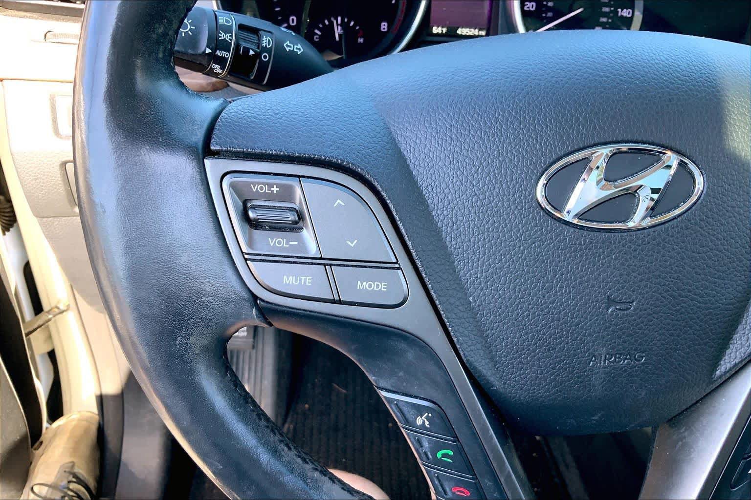 Used 2018 Hyundai Santa Fe Limited AWD/4WD image 24