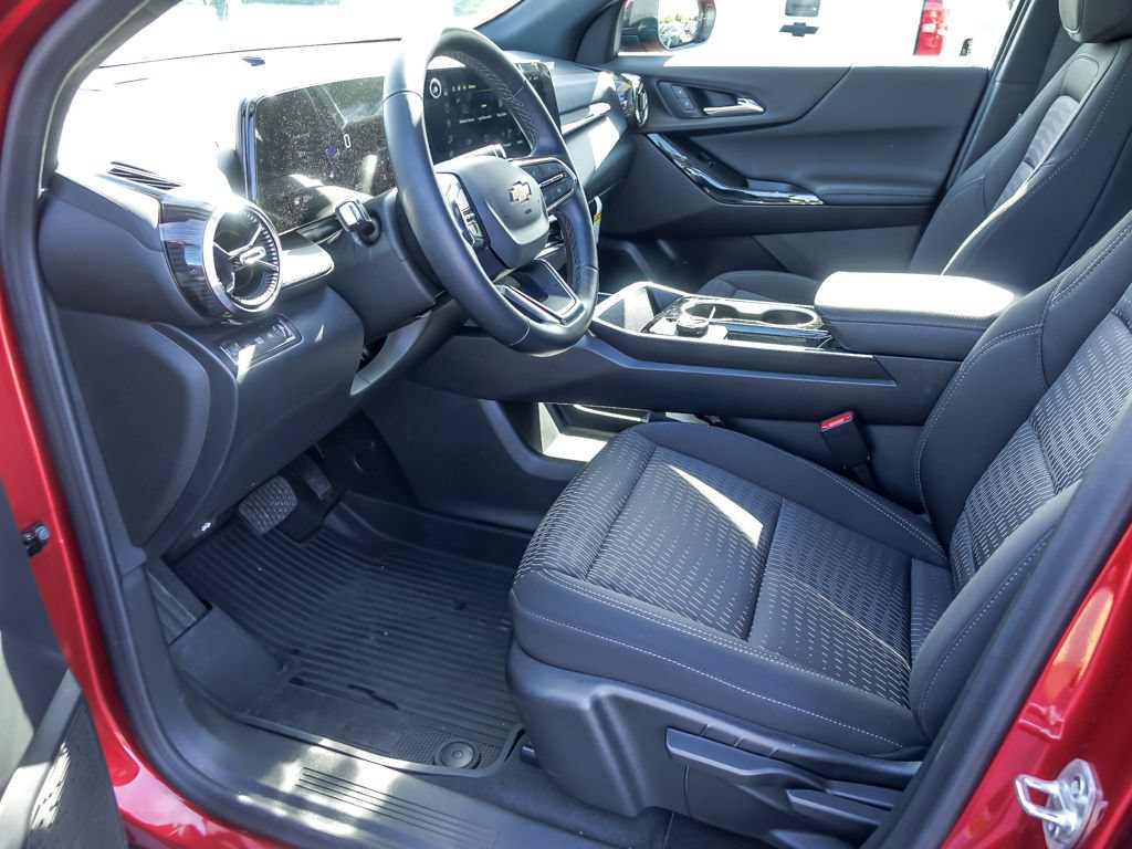 Used 2026 Chevrolet Equinox LT w/ LPO, Floor Liner Package AWD/4WD image 10