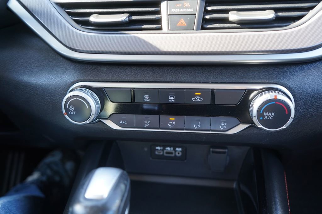 Used 2024 Nissan Altima 2.5 SR image 32