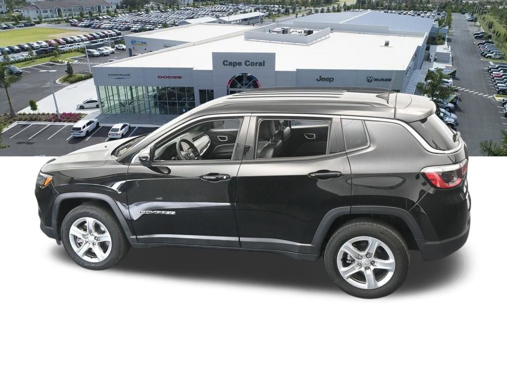 Used 2024 Jeep Compass Latitude image 46