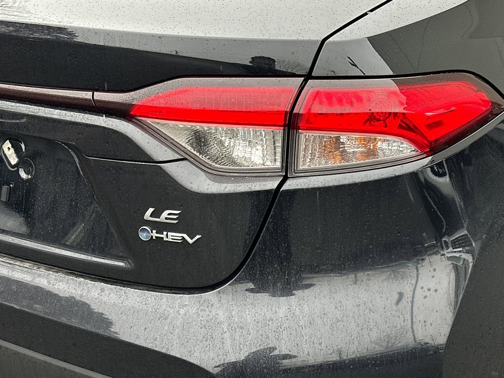 Used 2025 Toyota Corolla LE image 5