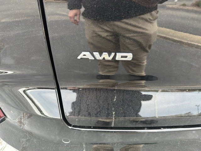 Used 2024 Cadillac XT4 Premium Luxury image 10