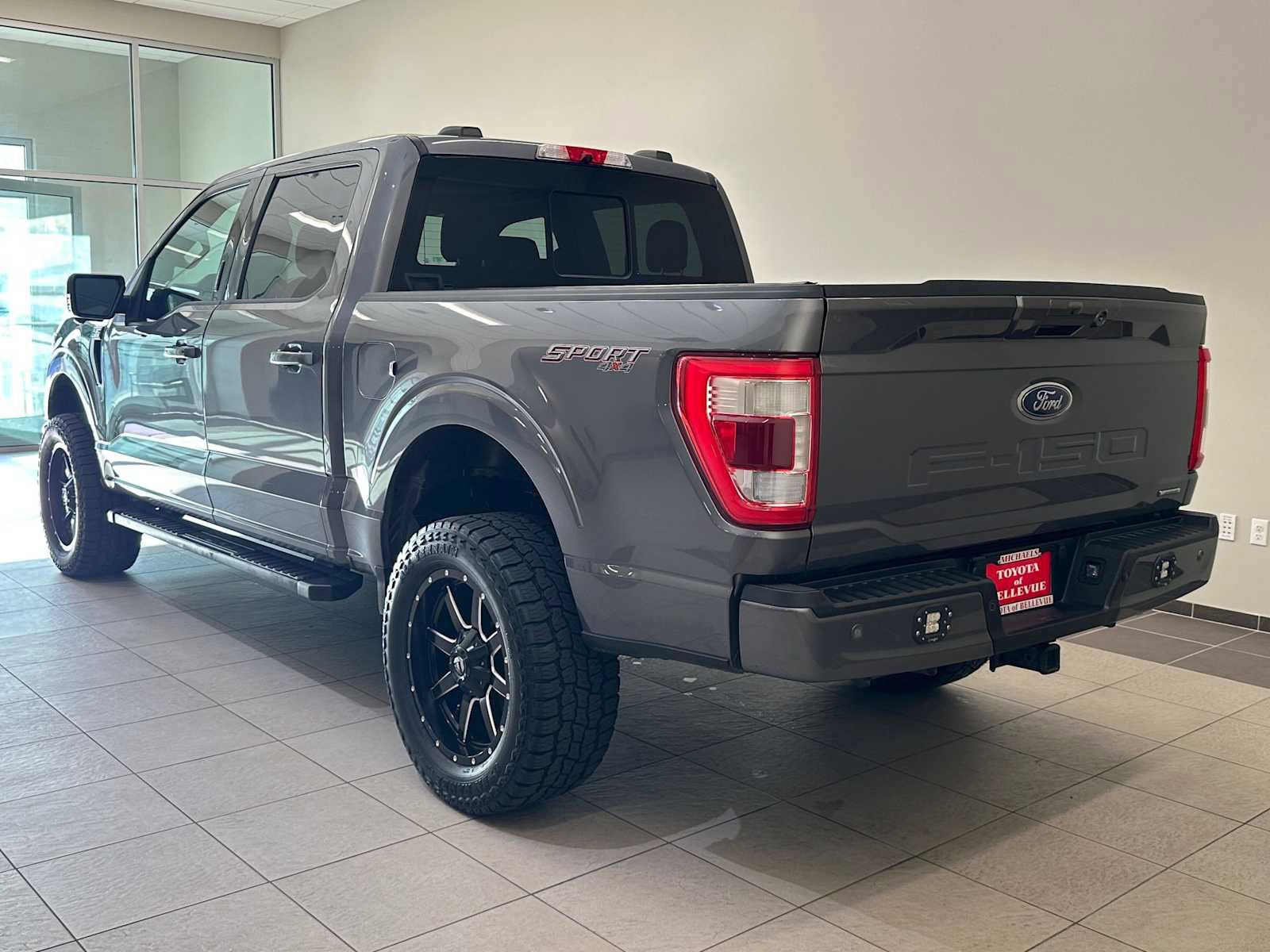 Used 2021 Ford F150 Lariat AWD/4WD image 4