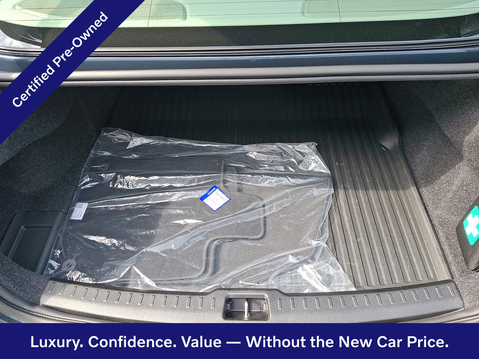 Certified 2024 Volvo S60 B5 Plus w/ Climate Package AWD/4WD image 29